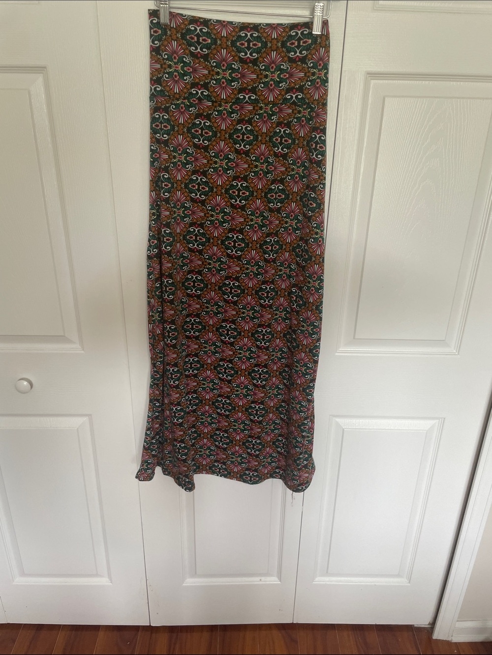 Maxi skirt, size L, pull on style with comfortable flat 5 inch smooth waistband.